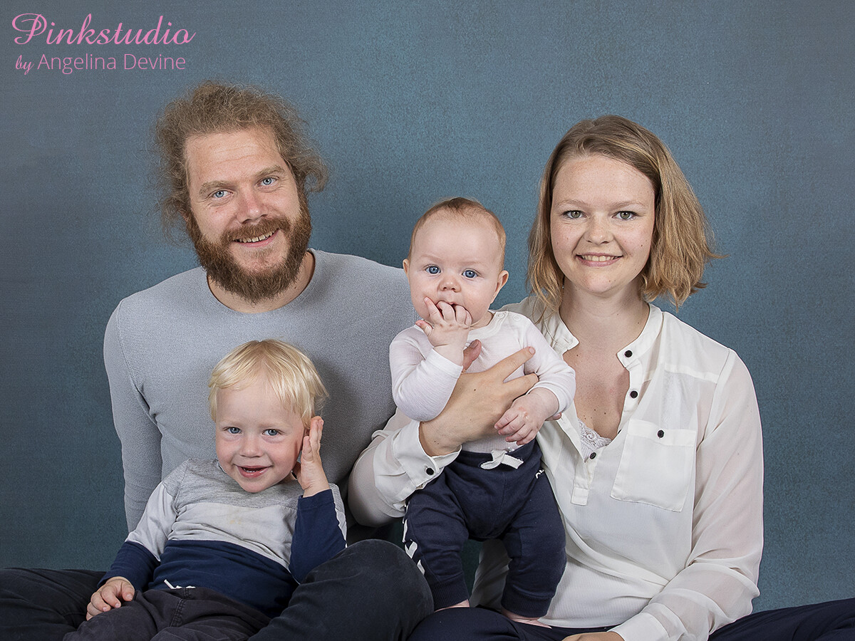 Pinkstudio by Angelina Devine Fam.-Knudsen-Ja-036_1 Efterårstilbud: GRATIS familie fotografering familie Nyheder Portræt Tilbud