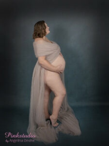 Pinkstudio by Angelina Devine Brina-gravid-091-225x300 Klassiske portrætter  