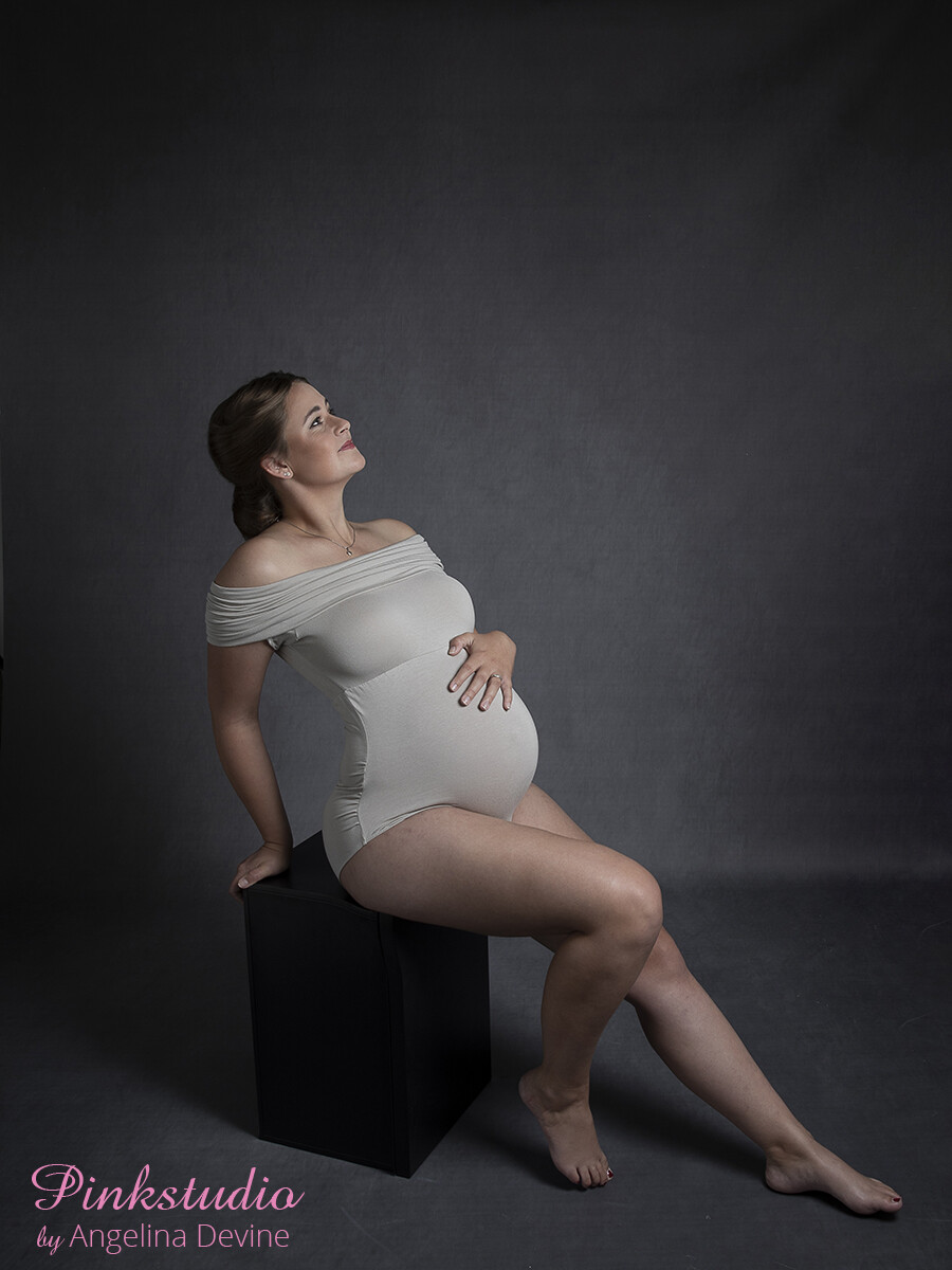 Pinkstudio by Angelina Devine Katrhine-gravid-191 Sådan forbereder du dig til graviditetsfotografering graviditet Nyheder Portræt  