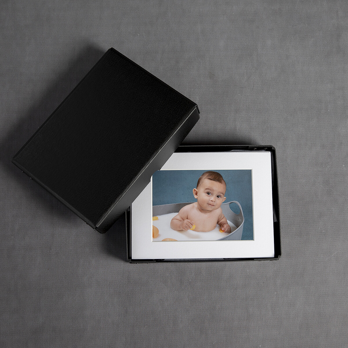 Pinkstudio by Angelina Devine Produkter-Oktober-1-009-Bjoern Sommertilbud: GRATIS babyfotografering Baby Nyheder Portræt Tilbud