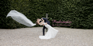 Pinkstudio by Angelina Devine Sabine-og-Jonas-442-300x150 Bryllupsportrætter