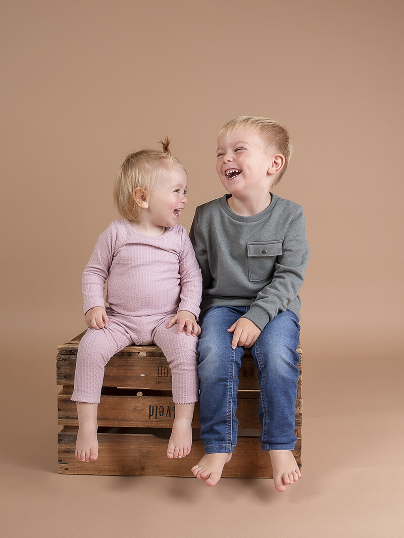 Pinkstudio by Angelina Devine Nora-og-Elliot-075 GRATIS børnefotografering Nyheder Portræt Tilbud  